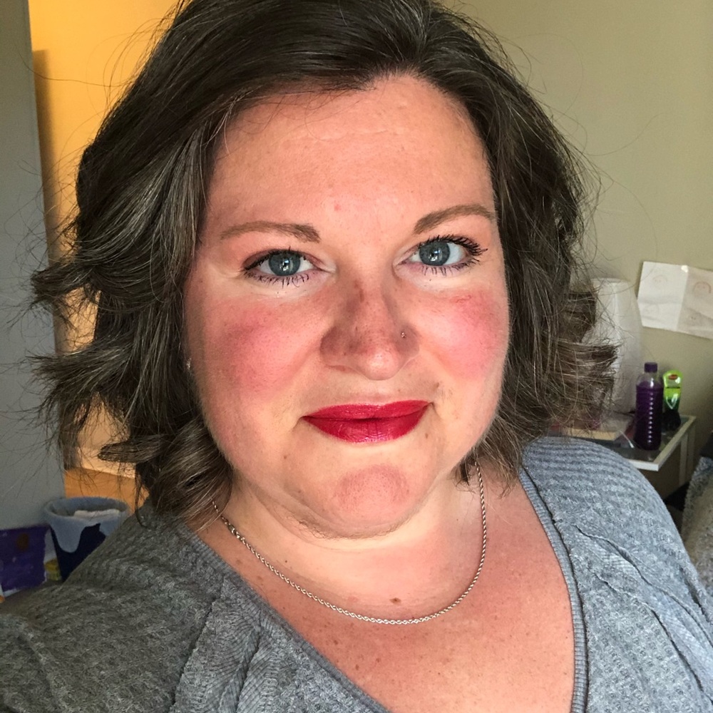Meet your Posher, Laura